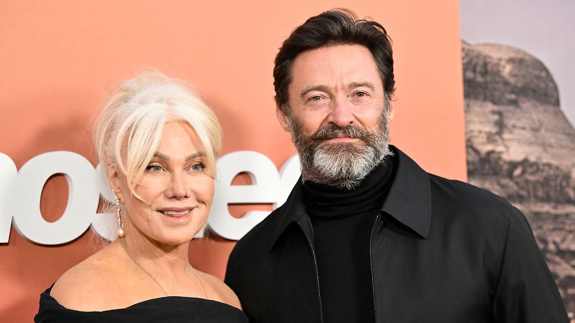 ... vergangenes Jahr nach fast drei Jahrzehnten von seiner Ehefrau Deborra-Lee Furness trennte, nachdem er bereits längst eine Beziehung mit seinem "The Music Man"-Co-Star ...