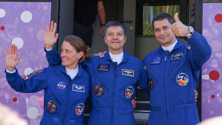Loral O'Hara, NASA-Astronautin aus den USA, Oleg Kononenko und Nikolai Chub, Kosmonauten aus Russland, flogen gemeinsam zur ISS.