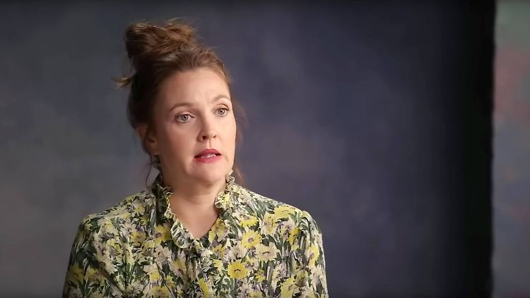 "Ich glaube, ich kann in diesem Moment nichts tun oder sagen, um alles in Ordnung zu bringen", erklärte Drew Barrymore laut "Variety" in einem tränenreichen Video.