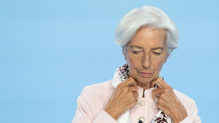 Lagarde griff zu der Maßnahme, nachdem am Tag zuvor berichtet wurde, dass die EZB-Stäbe entscheidende Inflationsprognosen für die Eurozone angehoben hätten. ​