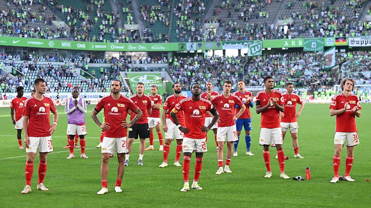 Bedröppelte Gesichter bei den Spielern von Union Berlin.