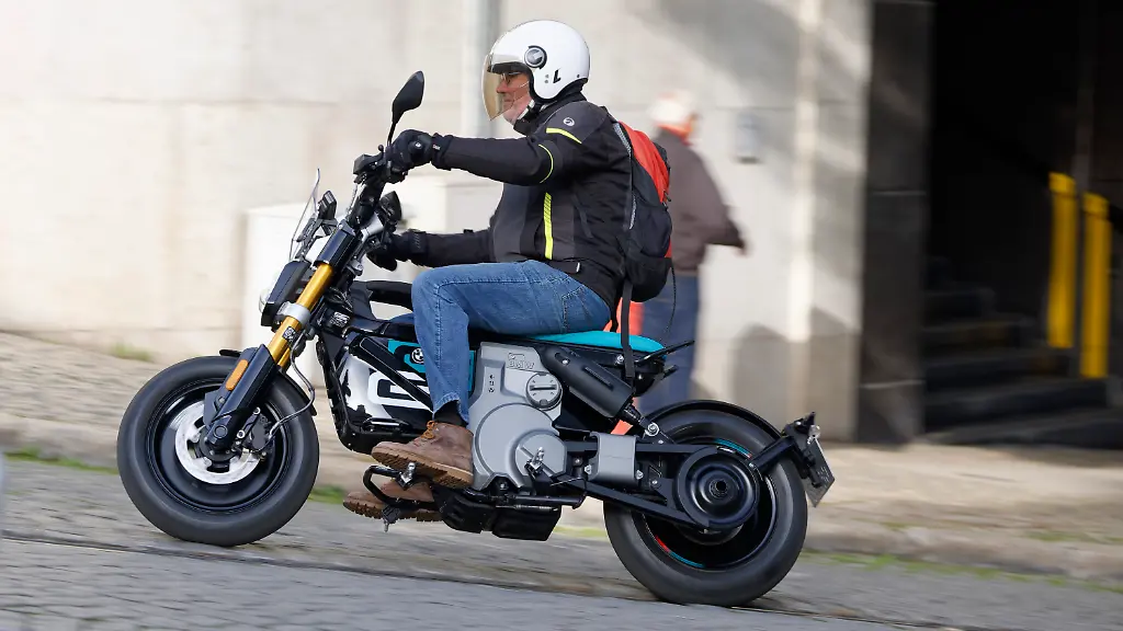 BMW-CE-02-30-01-24-Boehringer-mj-29