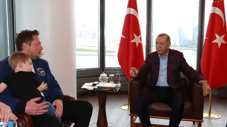 Elon Musk brachte seinen Sohn mit zu seinem Gespräch mit dem türkischen Präsidenten Recep Erdogan.
