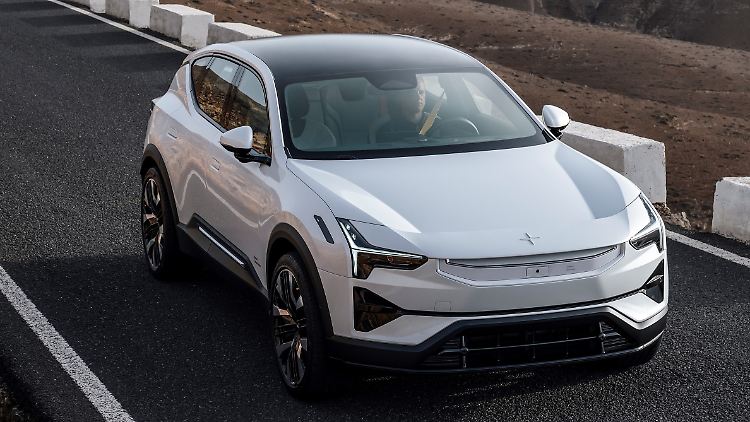In den Showrooms in Deutschland steht der Polestar 3 bereits, aber die Auslieferung verzögert sich.