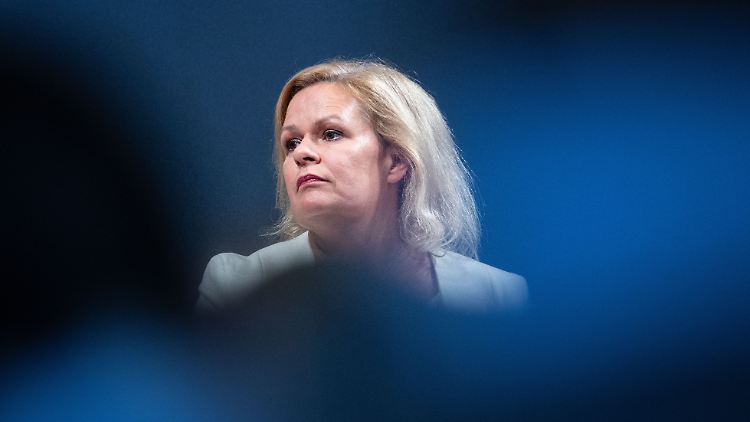 Faeser erlebt einen schwierigen Wahlkampf in Hessen und will als Bundesinnenministerin punkten.