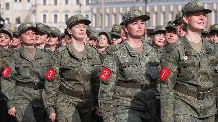Russland führt seit gut anderthalb Jahren einen verlustreichen Angriffskrieg gegen die benachbarte Ukraine. 
