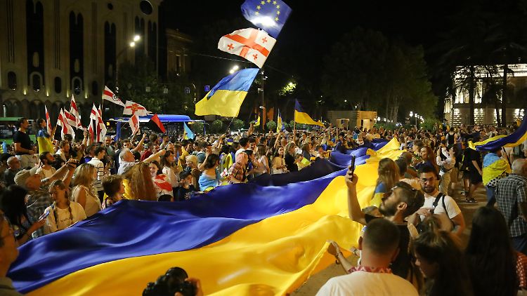 Ende August fanden in der georgischen Hauptstadt Tiflis pro-ukrainische Proteste statt. 