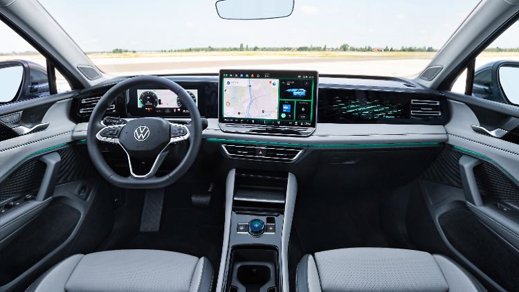 Kommen Ihnen die beleuchteten Dekorelemente bekannt vor? Richtig, aus dem neuen Passat. Sehen im Tiguan aber genauso stylisch aus.