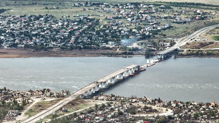 Nahe der Antoniwka-Brücke am Dnipro gelang es den ukrainischen Truppen, einen Brückenkopf zu bilden.