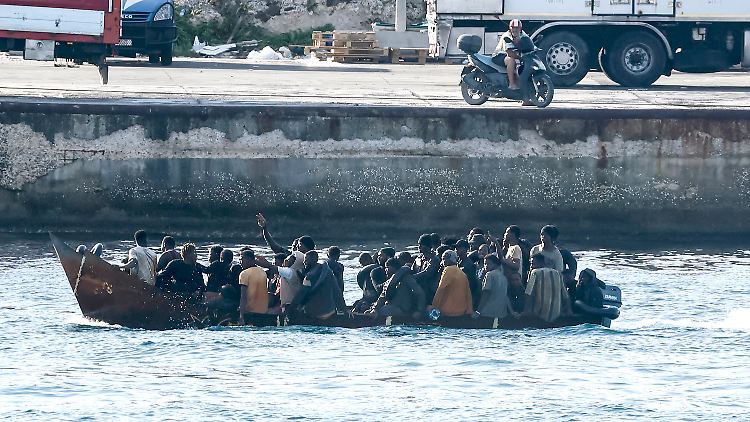 Europa oder Tod durch Ertrinken: Der Zustrom von Verzweifelten lässt nicht nach, so wie auf der italienischen Insel Lampedusa.