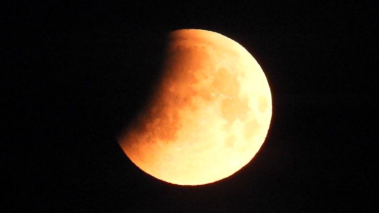 Die partielle Mondfinsternis ereignet sich am Abend des 28. Oktober.