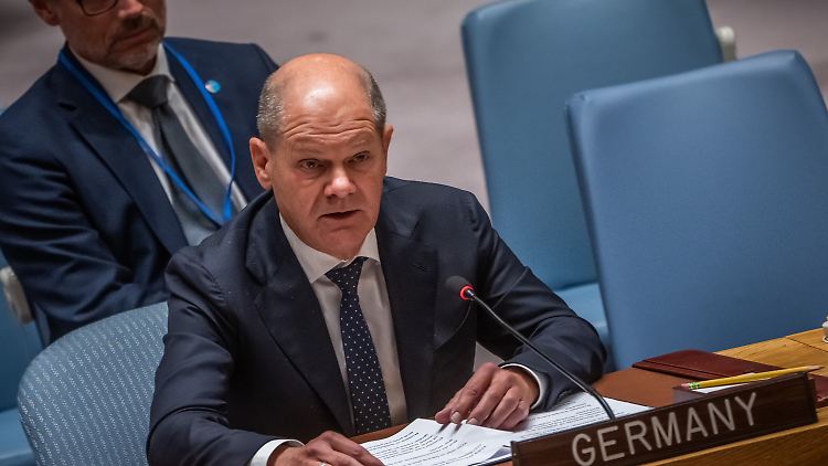 "Russlands Präsident will seinen imperialistischen Plan zur Eroberung seines souveränen Nachbarn, der Ukraine, umsetzen", so Scholz.