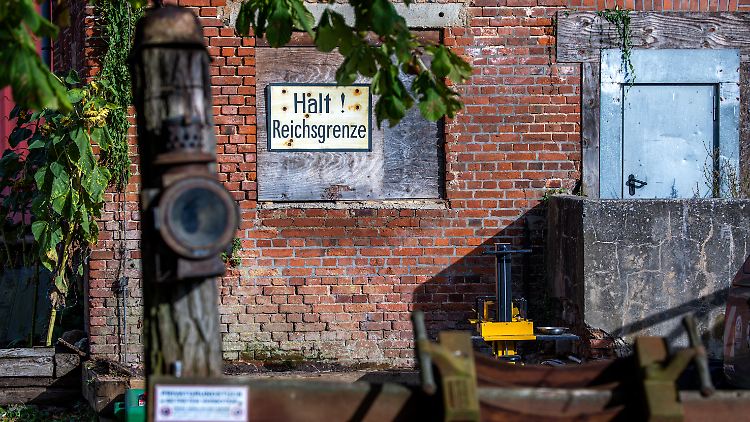 Offen rechtsextrem sind wenige, doch das Weltbild teilen Menschen in Deutschland wieder zunehmend.