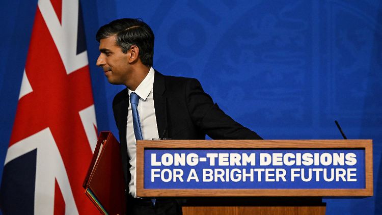 Sunak verspricht eine bessere Zukunft, Opposition und Wirtschaft sehen das kritisch.