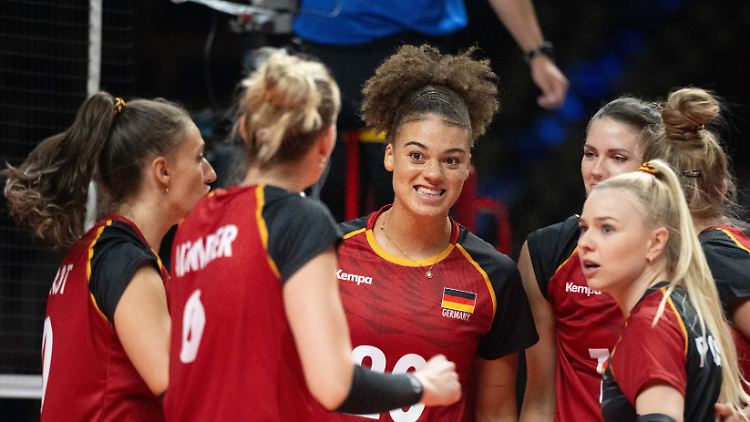 Schon wieder gewonnen. Die deutschen Volleyballerinnen halten irgendwie Kurs auf Olympia.