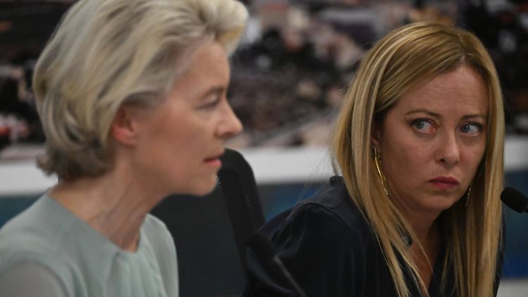 Meloni und von der Leyen am Sonntag auf Lampedusa.