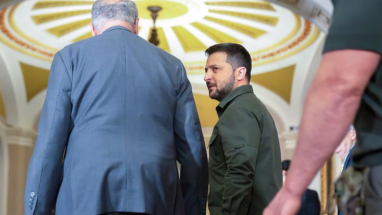 Gespräche im Hinterzimmer statt Rede auf großer Bühne: Seit Selenskyjs letztem Besuch in Washington hat sich einiges geändert. 