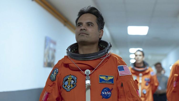 Hält an seinem Traum fest: Astronaut José Moreno Hernández (Michael Peña)