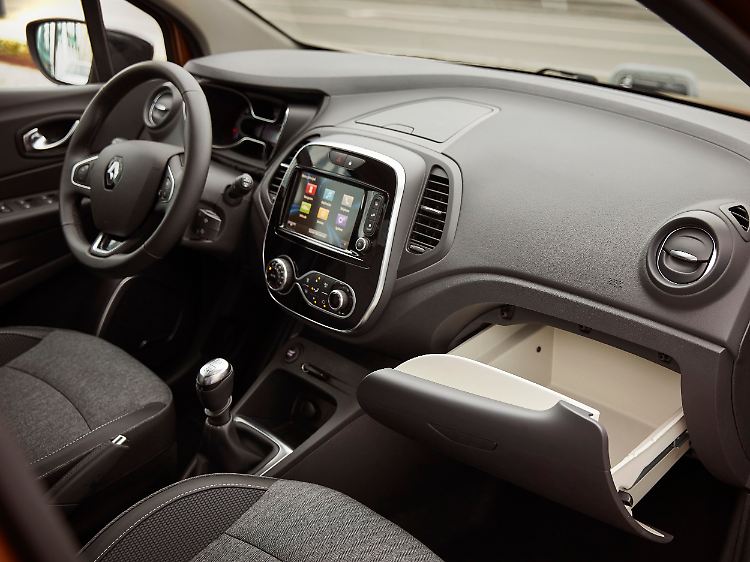 Nach dem Facelift hielten unter anderem weichere Kunststoff-Materialien und hochwertigere Polsterstoffe Einzug ins kleine SUV.
