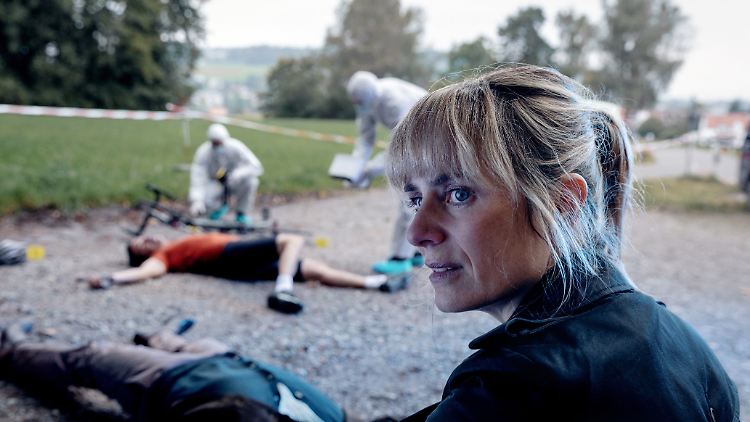 Isabelle Grandjean (Anna Pieri Zuercher) hat es gleich mit mehreren Leichen zu tun - ihren aktuellen "Tatort"-Fall macht das aber nicht besser.  