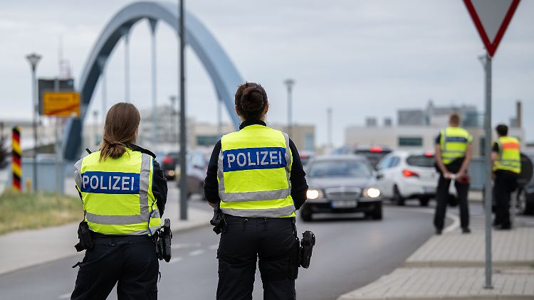 An den Grenzen zu Polen und Tschechien will Innenministerin Faeser nun doch stationäre Kontrollen.