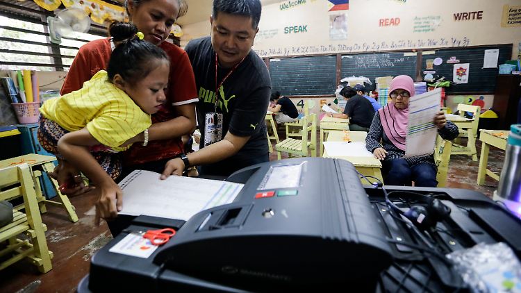Smartmatic hatte den Auftrag erhalten, die Philippinen für die Präsidentschaftswahlen von 2016 mit 94.000 Wahlmaschinen auszustatten. 
