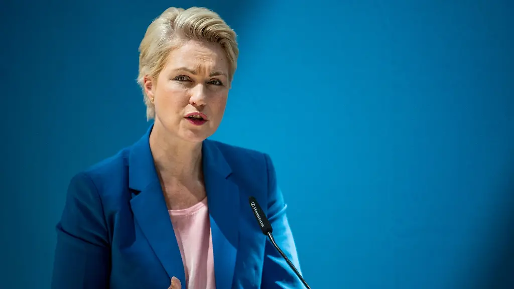 Manuela-Schwesig-gibt-nach-einer-Kabinettssitzung-der-Landesregierung-eine-Pressekonferenz