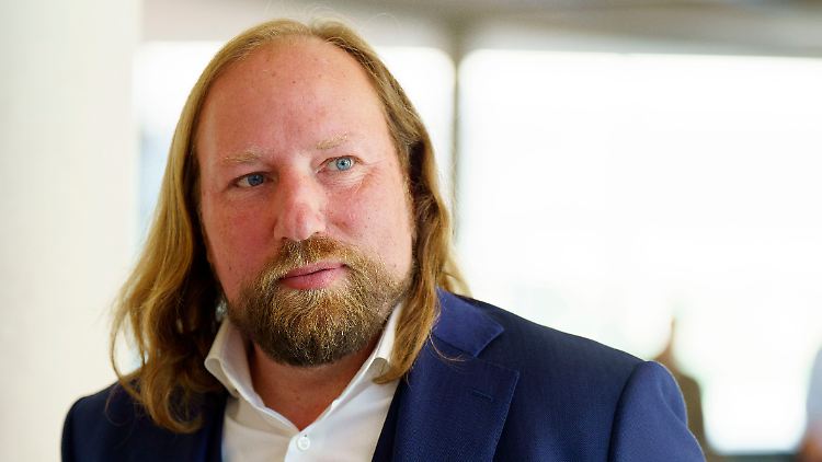 Es wiederhole sich "im Kleinen das, was wir im Großen mit dem Krieg Russlands gegen die Ukraine erlebt haben", sagt Hofreiter.