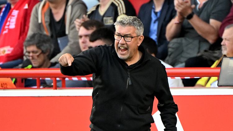 "Die erste Halbzeit geht so nicht", wütete Fischer nach dem Spiel. 