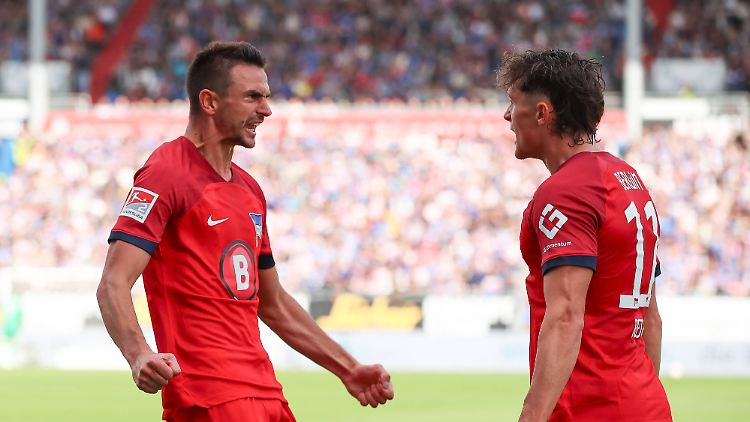 Fabian Reese (r.) traf in der Nachspielzeit. 