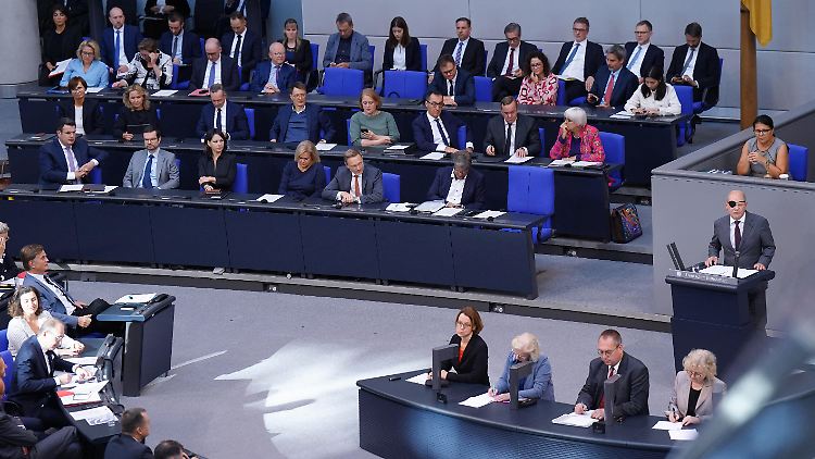 "Der Kanzler ist ohnehin im ständigen Austausch mit den unionsregierten Ländern und auch in Migrationsfragen offen für weitere Gespräche", heißt es in Regierungskreisen.
