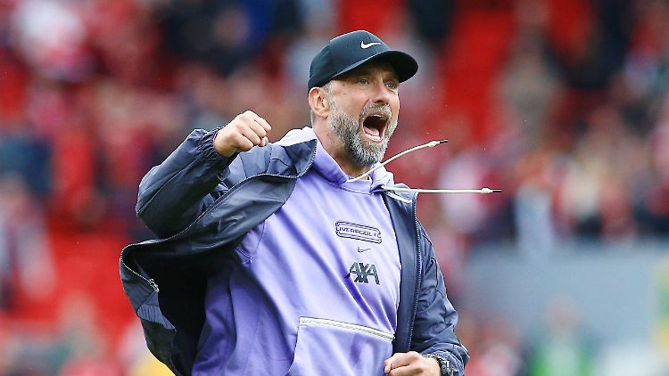 Jürgen Klopp feiert wie Jürgen Klopp gerne feiert. 