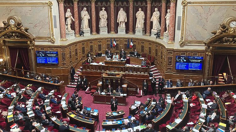Mit dem Verlust der absoluten Mehrheit des Macron-Lagers in der Nationalversammlung im vergangenen Jahr hat der Senat als Verhandlungspartner für die Regierung an Bedeutung gewonnen.