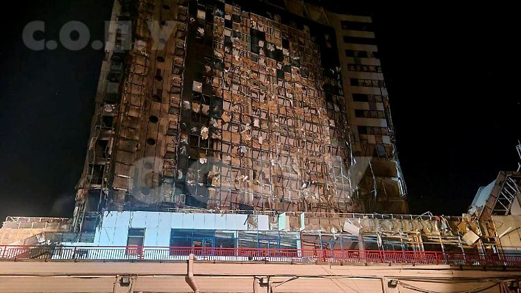 Bei dem Angriff wurde ukrainischen Angaben zufolge das leer stehende Hotel Kempinski Odessa schwerbeschädigt.