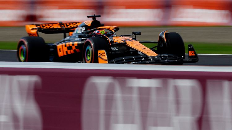 Oscar Piastri raste auf Platz drei in Suzuka.