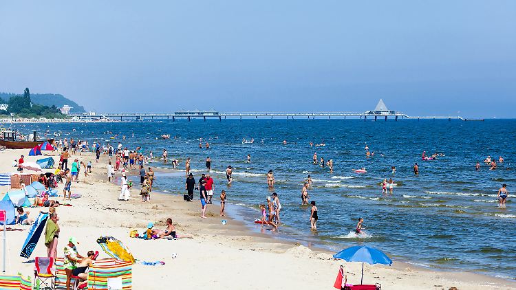 Vor der Ostseeinsel Usedom konnten sich die Urlauber in diesem Sommer noch abkühlen