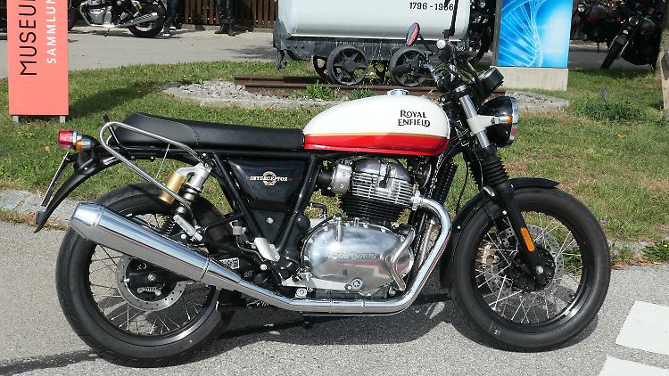 Seit 2018 bietet Royal Enfield die Interceptor 650, die mit ansprechenden Fahrleistungen, stimmiger Verarbeitungsqualität und einer gelungenen Optik gefällt.