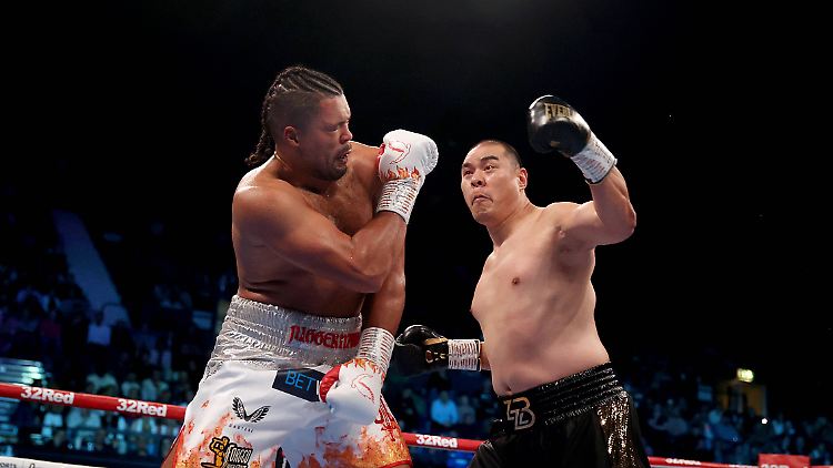 Zhang Zhilei knallte Joe Joyce auf die Bretter.