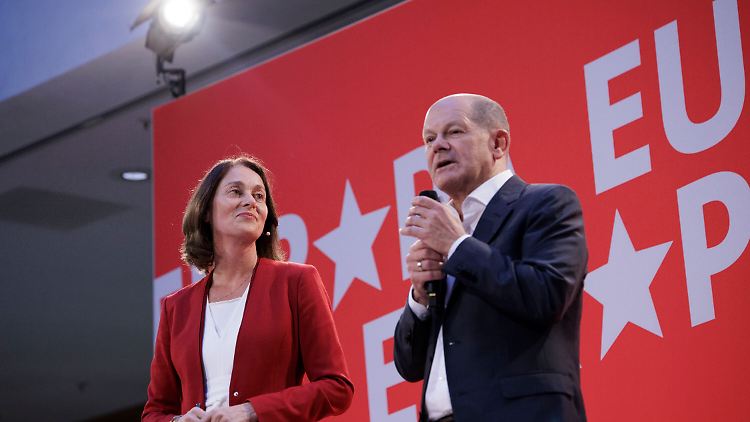 Für Scholz stehe Barley auch dafür, dass man sich auf die EU-Institutionen verlassen könne.