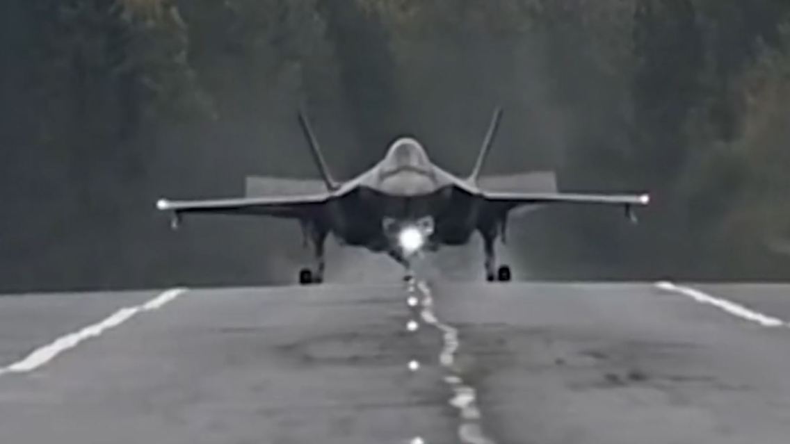 kampfjet.JPG