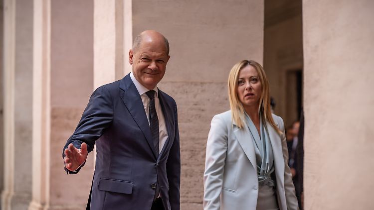 Bundeskanzler Scholz im Juni zu Besuch bei Meloni in Rom.