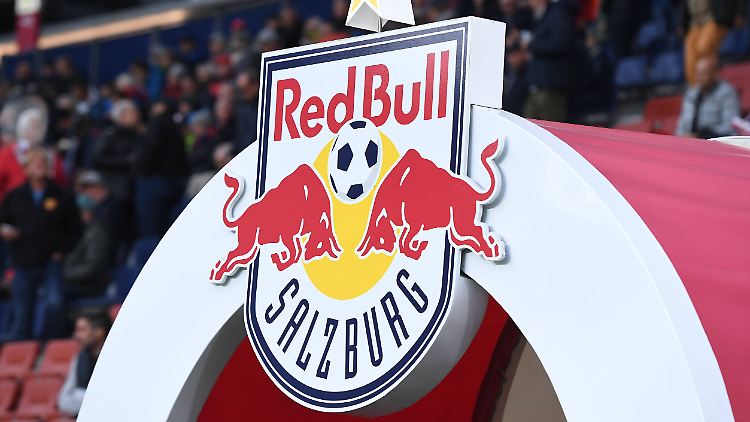 Diese Logo ist bei den Fans von Austria Salzburg noch immer nicht gern gesehen.