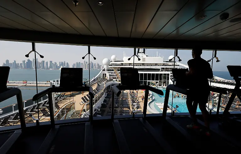 2022-11-13T000000Z-1378868481-UP1EIBD12804B-RTRMADP-3-SOCCER-WORLDCUP-SHIP