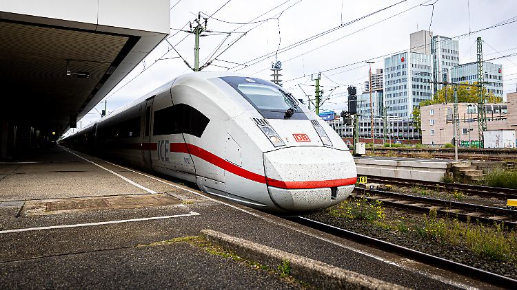 Reisen mit den Fernzügen der Deutschen Bahn wird teilweise teurer.