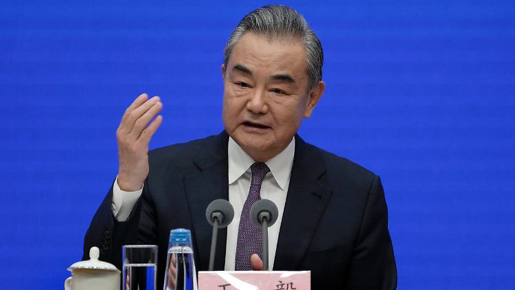 China löse Differenzen und Streitigkeiten durch Dialog und Konsultation, sagte Chinas Außenminister Wang Yi.