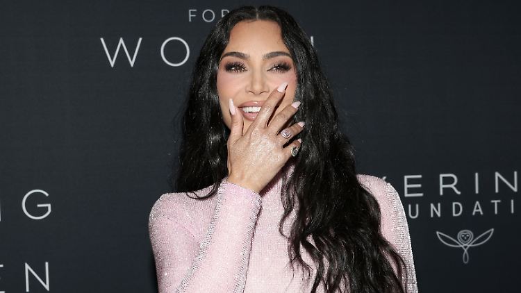 Ihre lange Mähne ist ihr Markenzeichen - bisher zumindest: Kim Kardashian.