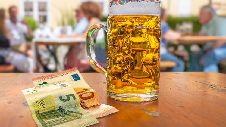 Üblich sind in Deutschland etwa fünf bis zehn Prozent Trinkgeld.
