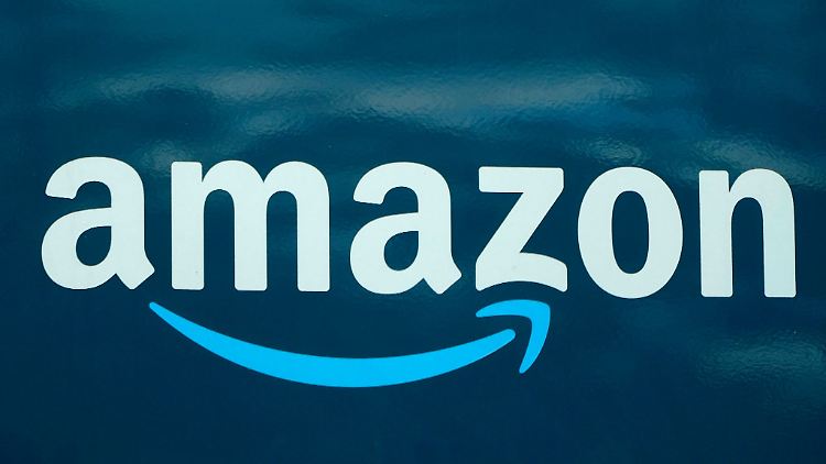 Amazon-Logo auf einem US-Lieferwagen.