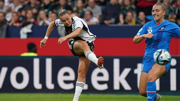 Ein Herz gefasst: Klara Bühl trifft aus der Distanz zum 1:0 gegen Island.