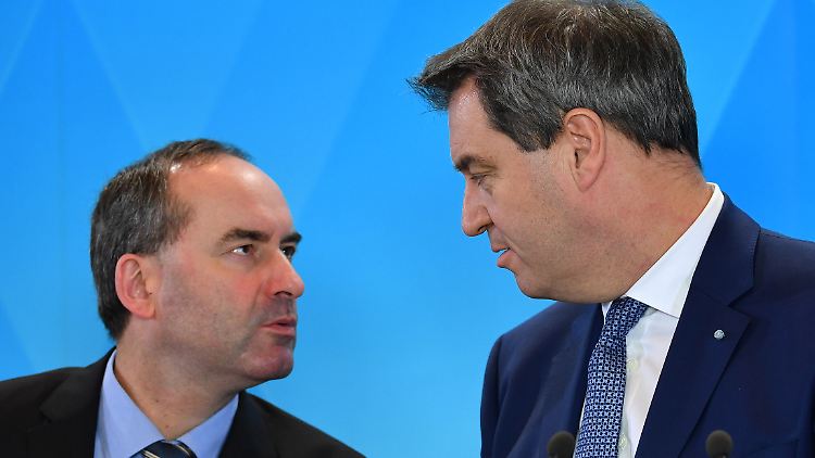Angeschlagener Ministerpräsident und selbstbewusster Koalitionspartner: Söder (r.) und Aiwanger. 